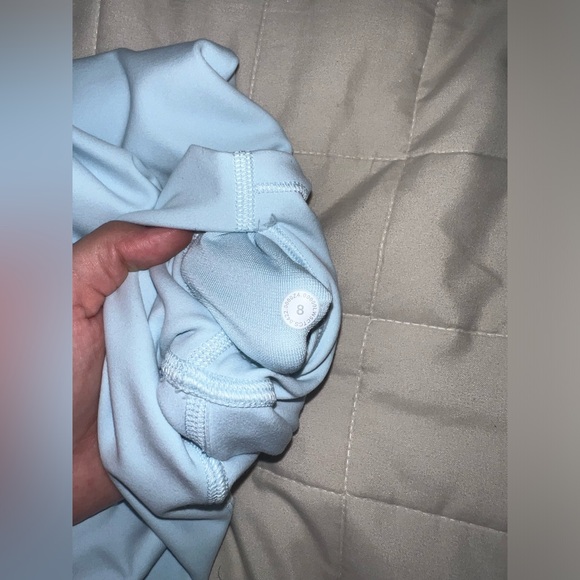 Lululemon - Picture 3 of 5